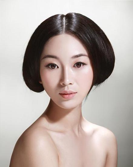 组图:章雯淇展东方魅力 清纯妩媚演绎诱惑极致