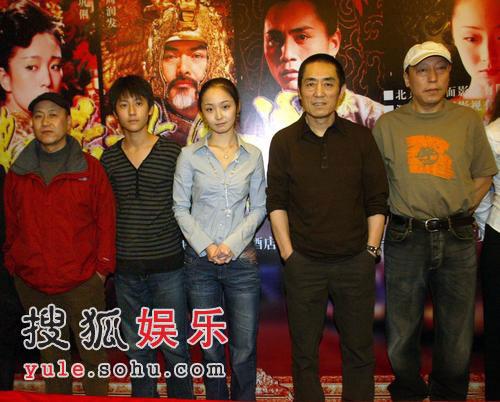 《黄金甲》深圳庆功酒会 张艺谋李曼亮相(图)