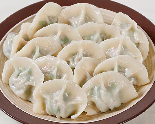 女鬼给乞丐拿了饺子乞丐却说我不吃