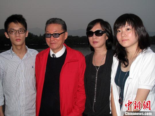 李敖之子李戡北大报到最想听林毅夫课图