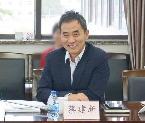 周浦镇党委委员,副镇长 蔡建新