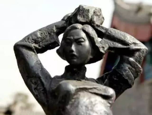 18岁天仙颜值女烈士一生竟只有一张照片,牺牲前曾手刃日本军官