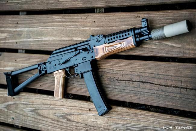 psa akv冲锋枪:ak家的远房亲戚,被称作最好的9mm口径ak