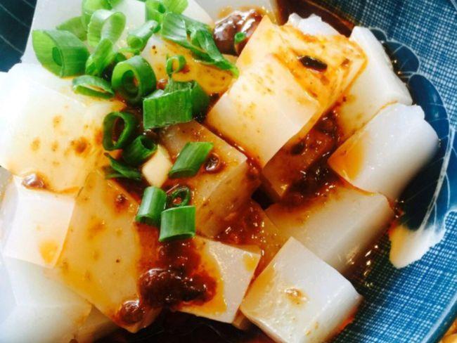 清凉嫩滑的米豆腐,手工磨出来的入口即化,你想尝尝吗?