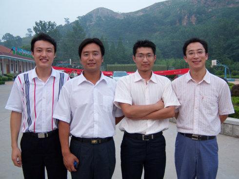 莱阳台的四个男播