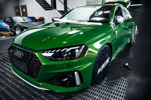 奥迪rs4avant激进派也需要隐形车衣来保护