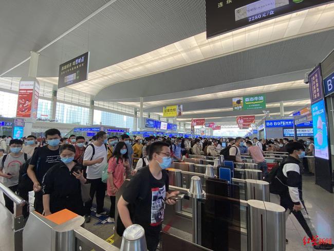 历史最高客流成都车站今日发送旅客46万人次