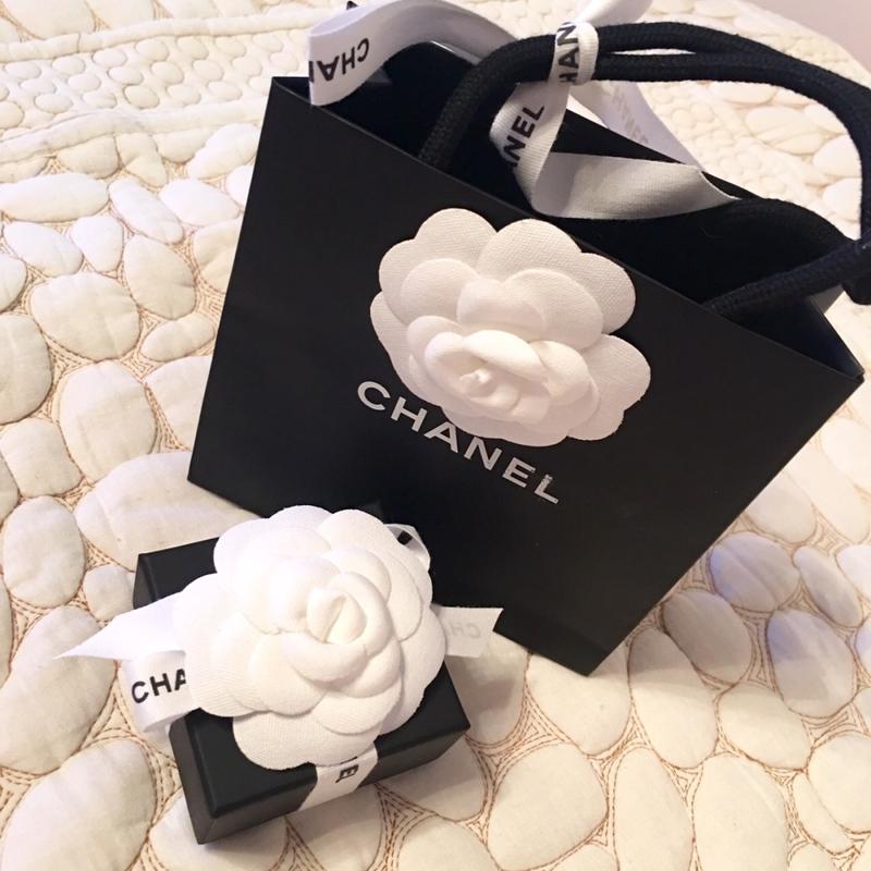 山茶花是香奈儿王国的国花.