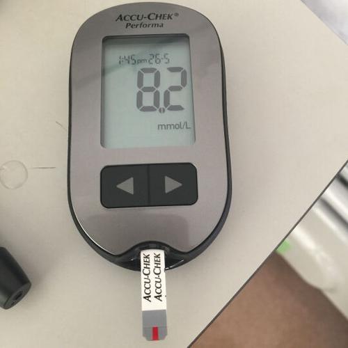 罗氏(roche)血糖仪家用 卓越精采型免调码血糖仪(内附50片试纸 50支