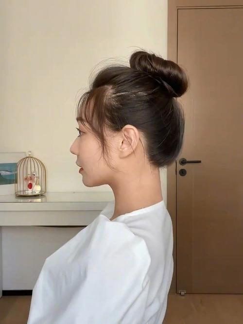 丸子头##全民种草季#  丸子头的4种扎法教程, 蓬松显脸小,手残姐妹一