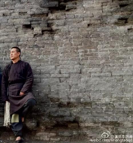 《大宅门》中的白老大李洪涛,曾是陈小艺的同学,如今却在当"长工"