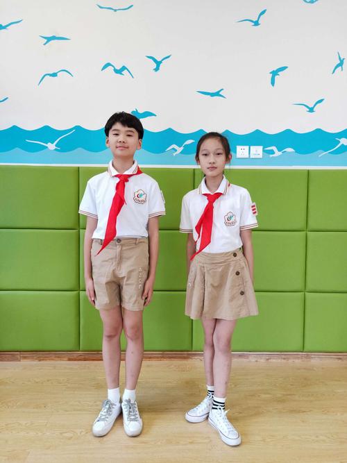 为了进一步提升学生的外在形象气质,做一个大方得体的和美娃