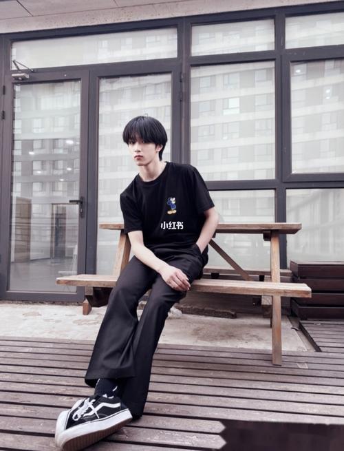 【刘耀文】刘耀文同款万斯鞋_刘耀文_范斯怎么样_得物