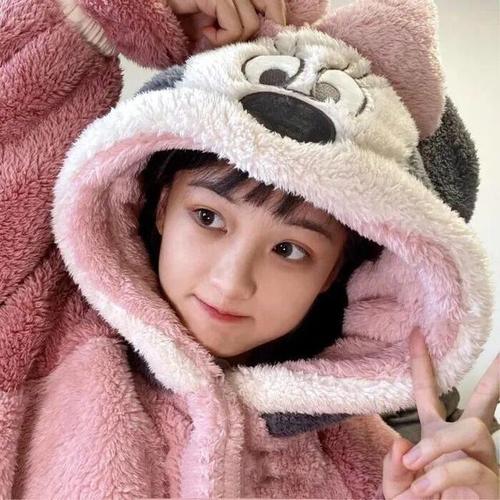 优质ins风搞怪女生高清头像