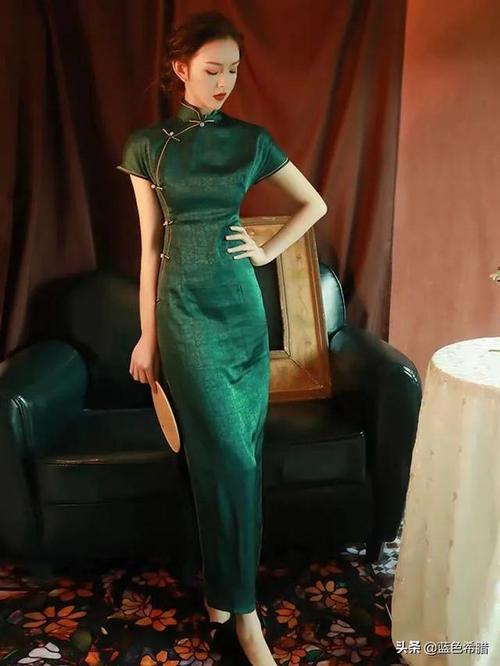 中年女性拍旗袍照怎么摆姿势19个姿势学起来照片优雅又好看