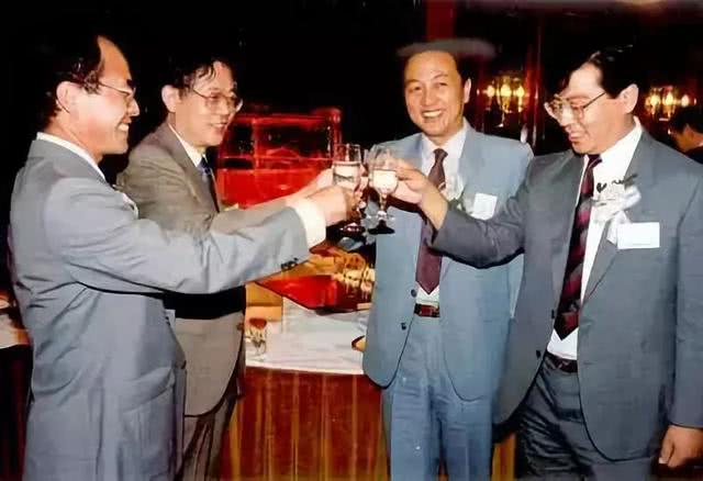 柳传志的35年:靠中科院养育联想,曾因站台高通被骂卖国贼