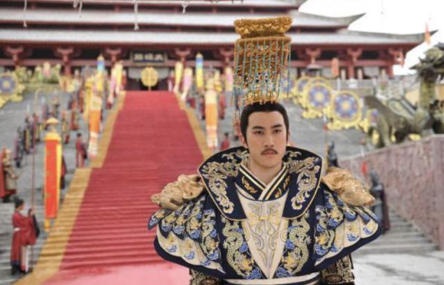 82岁的武则天,被迫退位10个月后离世,弥留之际放大招