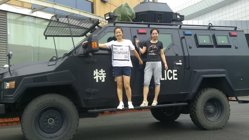 池州市羽毛球运动协会慰问市反恐实战演练官兵