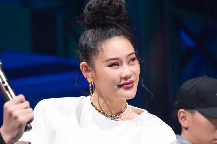 《说唱听我的》播出 袁娅维暖心鼓励选手