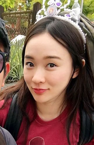 霍思燕竟能给嗯哼搓出双眼皮!但她自己的双眼皮肯定不