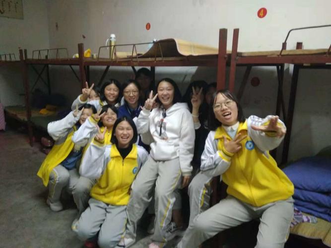 建宁县第三中学九年级学生第二期拓展训练——塑造团队精神,推动团队