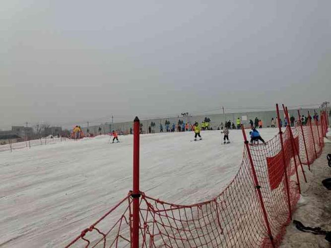 华彬生态园滑雪场