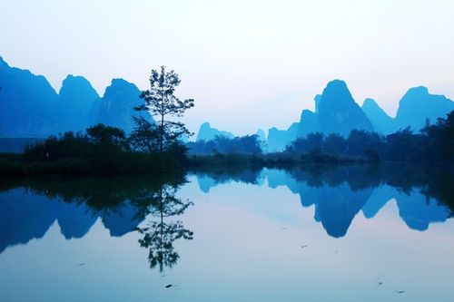 导游告诉我们:"桂林山水甲天下,明仕山水甲桂林!"果不虚言!