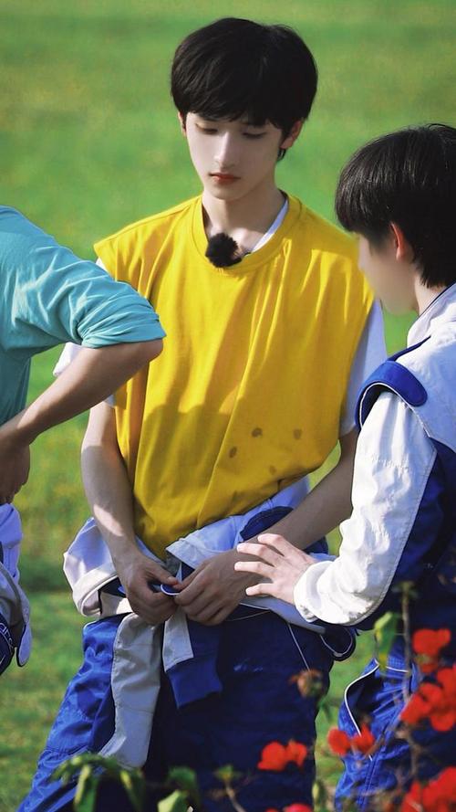 严浩翔贵公子气质随处流露,优秀的男孩不需要吹捧,心动他的一切