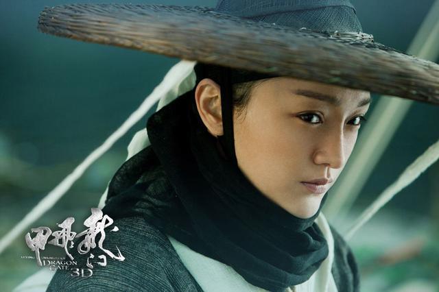 在电影中这是一位女扮男装的角色,所以大家才会叫她"周公子".