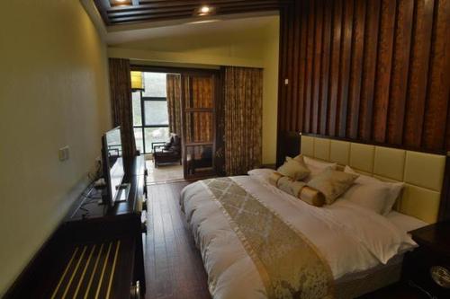 天柱山炼丹湖度假酒店