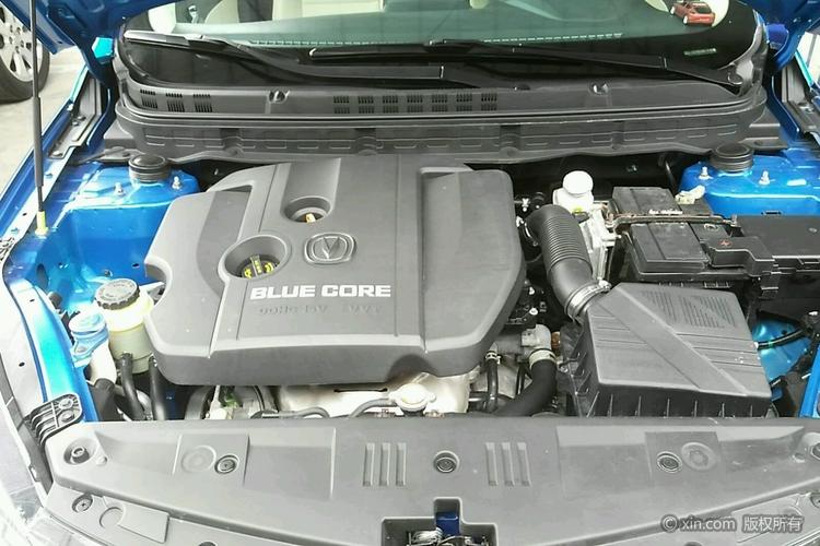 长安悦翔v7发动机舱