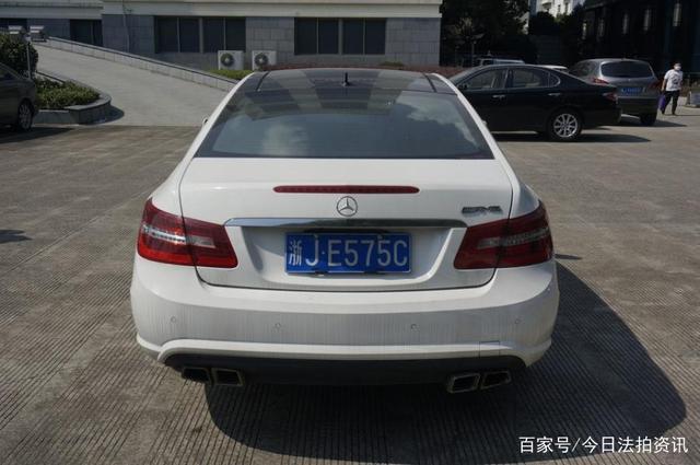 拍卖浙je575c梅赛德斯-奔驰e200牌wddkj4jb小型轿车一辆
