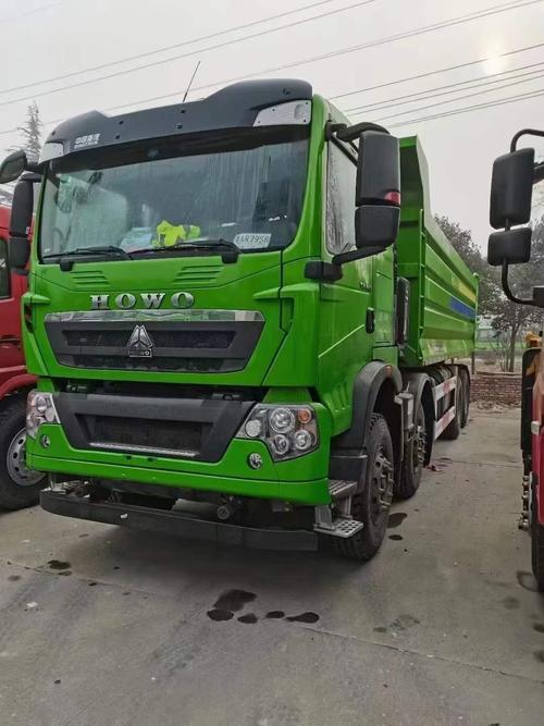 豪沃7.6米重汽豪沃自卸车