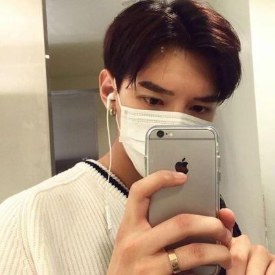 温柔留给意中人,男生头像图片-回车桌面