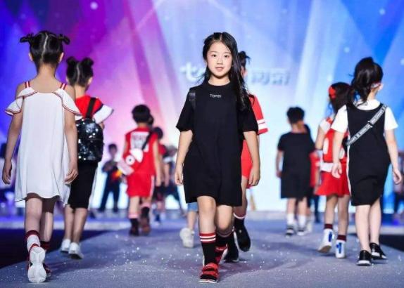 小童星儿童模特艺术加盟多少钱?