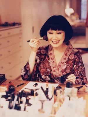 靳羽西 站在东西方文化的交叉点上(组图)(11)