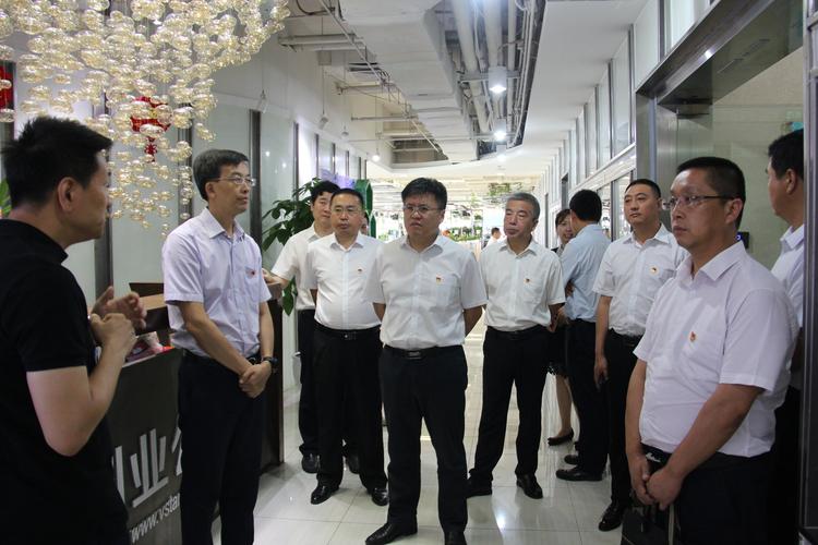 参观学习 写美篇  7月26日,县委副书记,县长邓艳学率领我县党政代表团