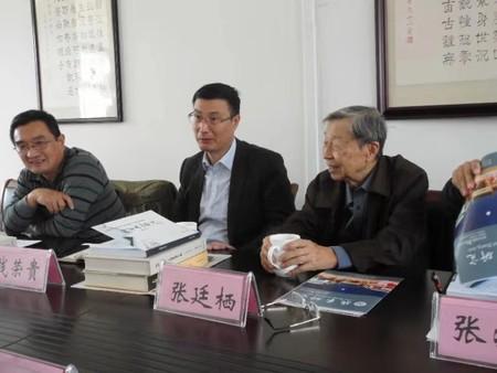 在南通大学文学院院长兼张謇研究所所长钱荣贵教授带领下,来海门市
