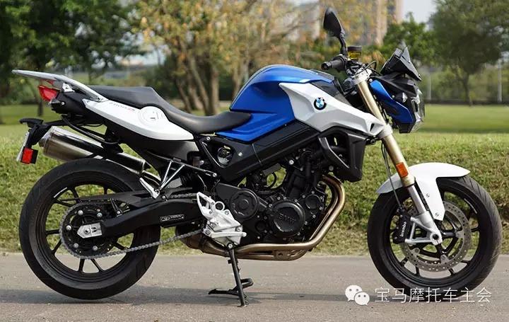 2015宝马f800r摩托车评测试驾蓝白方格旗全新进化