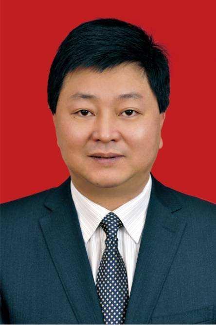 现任重庆市北碚区委常委,区政府常务副区长,党组副书记,行政学校校长.