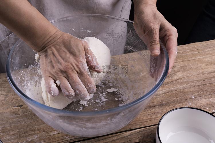 揉面团