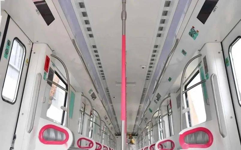 已经可以想象到  未来乘坐16号线的车厢环境,  地铁站长啥样?