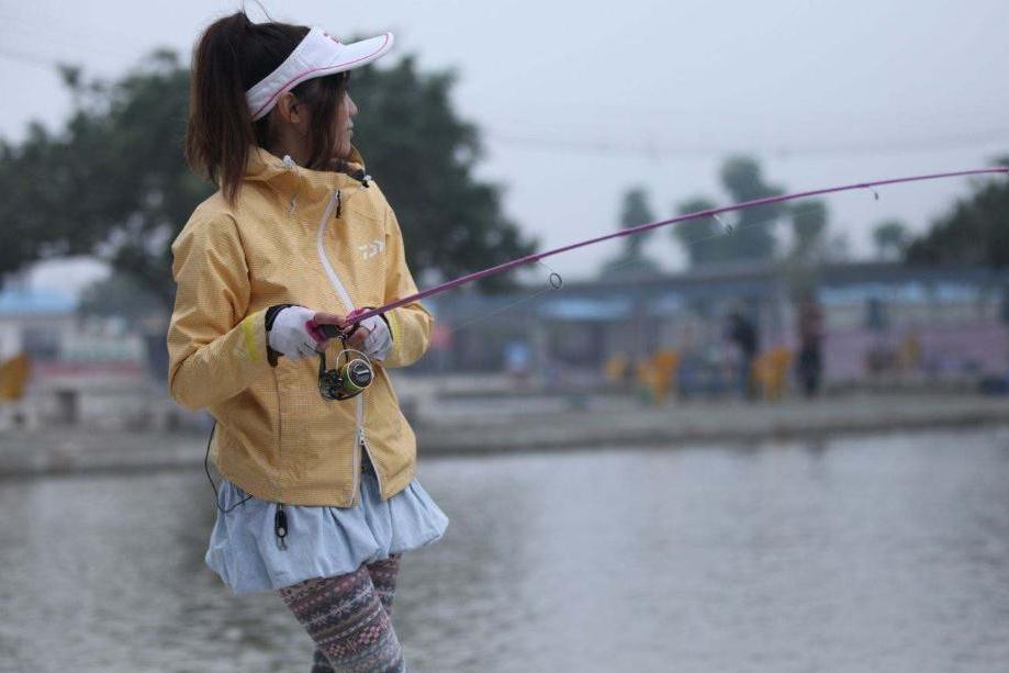 玩路亚常说的wacky钓法是个什么鬼?其背后的"水"太深