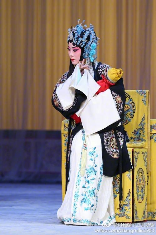 天津市青年京剧团演员尚派青衣 :张蕊麟(青年京剧演员