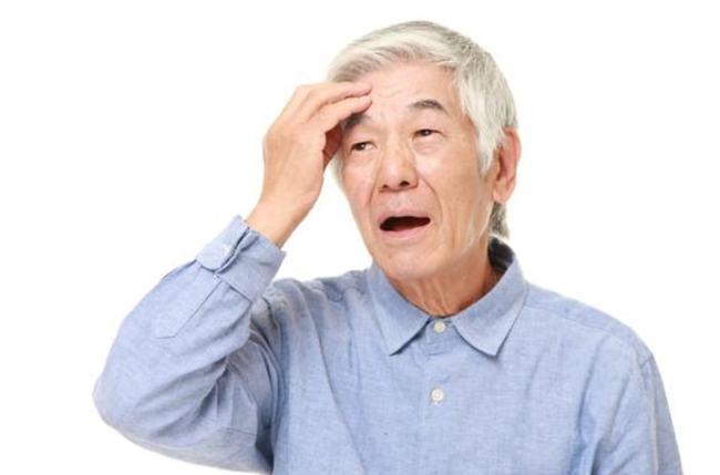 老人越来越健忘,情绪不稳定,有以下信号,可能是老年痴呆要来了