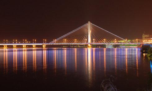 北国江城吉林市松花江畔夜景