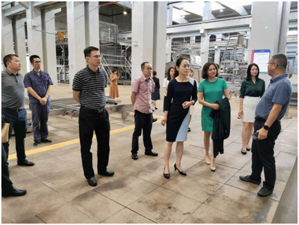 省商务厅副厅长唐燕莅泸调研商务工作