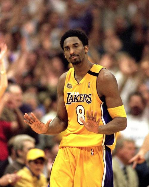 当科比还是8号和短发_凤凰凤天国际大酒店攻略_科比_科比_体育运动