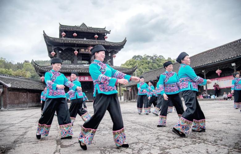 土家族摆手舞的文化旅程与现代传承