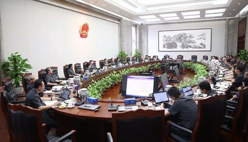周强主持召开最高人民法院审判委员会全体会议